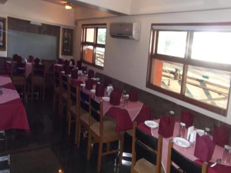 Hotel Ravikant Пуне Екстер'єр фото